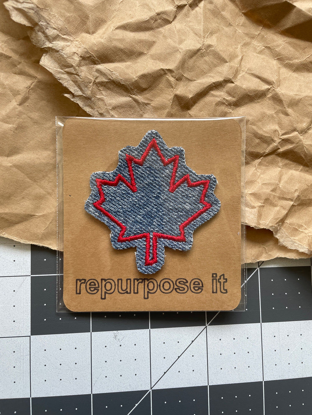 Maple Leaf Outline Iron-On Patch