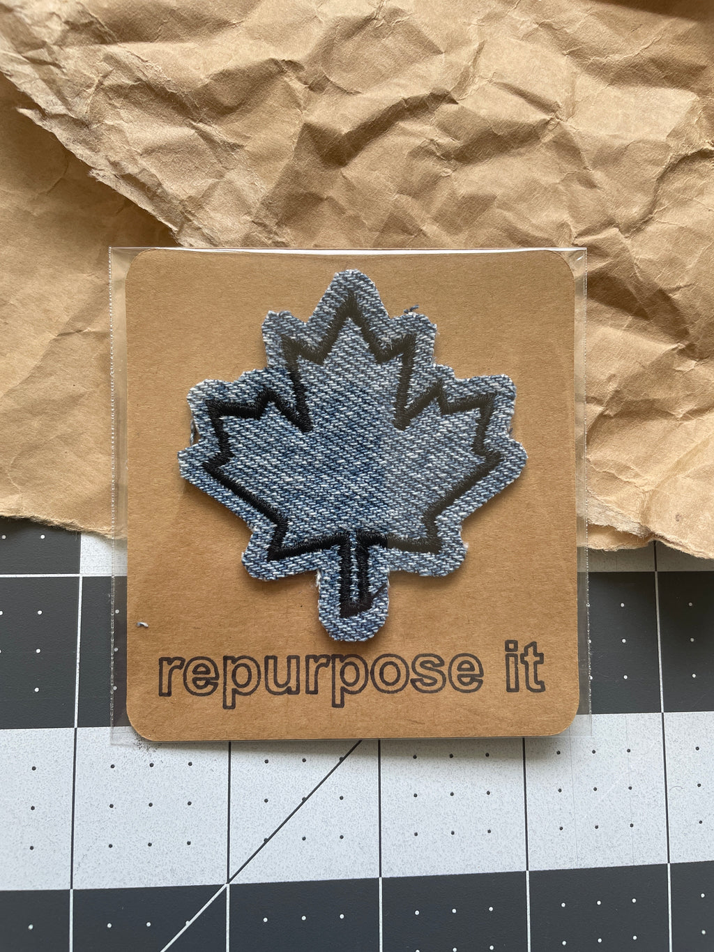 Maple Leaf Outline Iron-On Patch