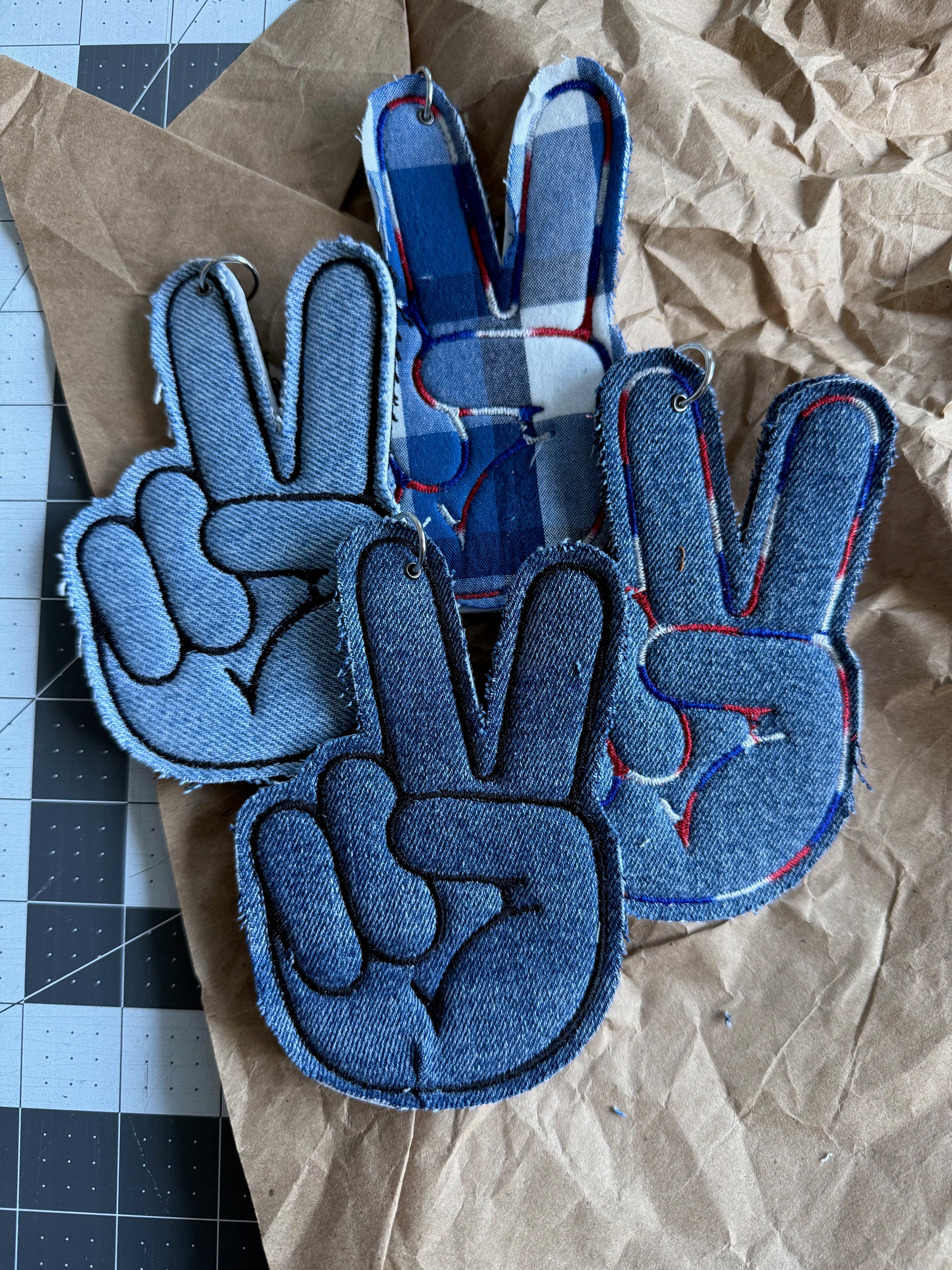 🗝️ Peace Sign Embroidered Bag Charm