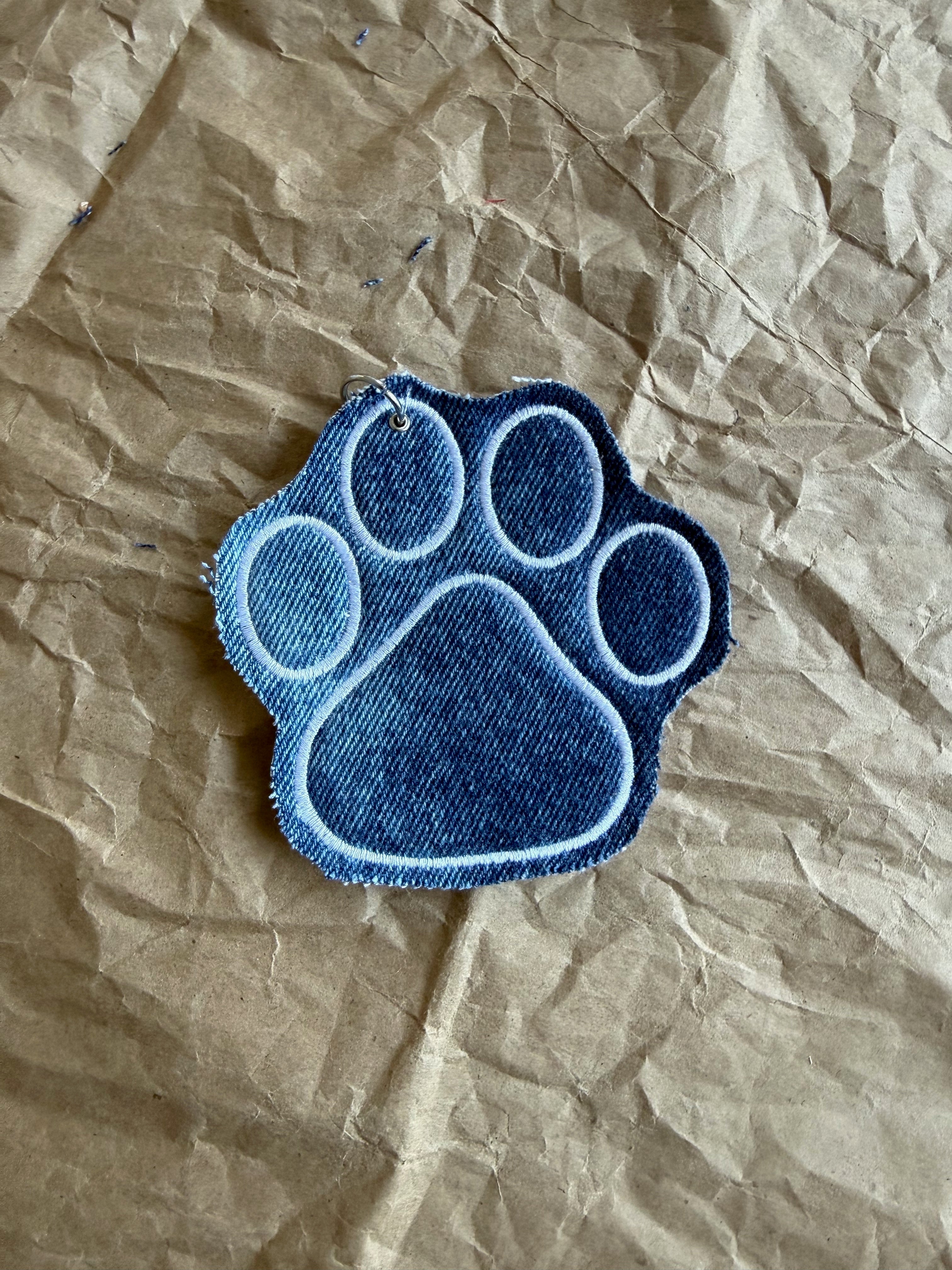 🗝️ Dog Paw Embroidered Bag Charm