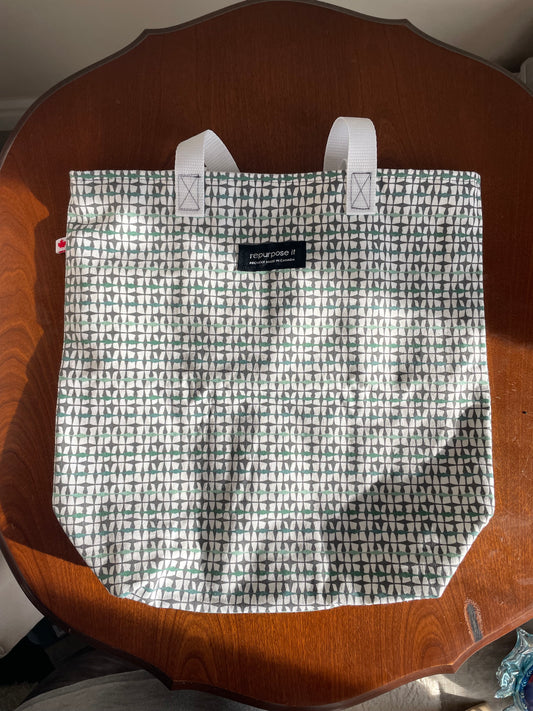 Light Tote Bag